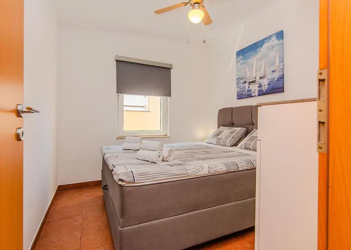 Zenko Apartment Vir